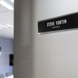 PLAQUETTE PORTE NOIRE