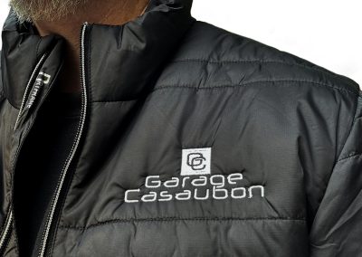 Broderie sur manteau