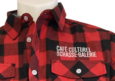 Broderie sur chemise